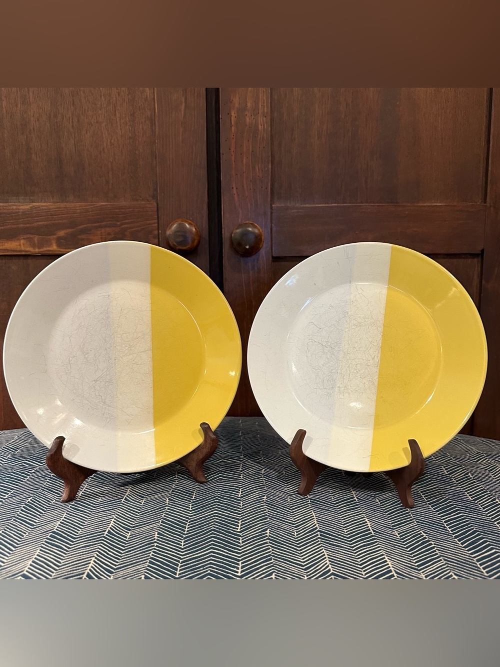 Room Essentials • set of 2 plates • unique design • stoneware • ceramic